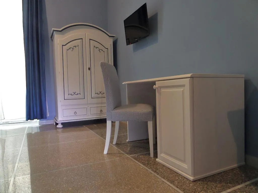 325 Rooms Ai Fori Rom 2*,  Italien