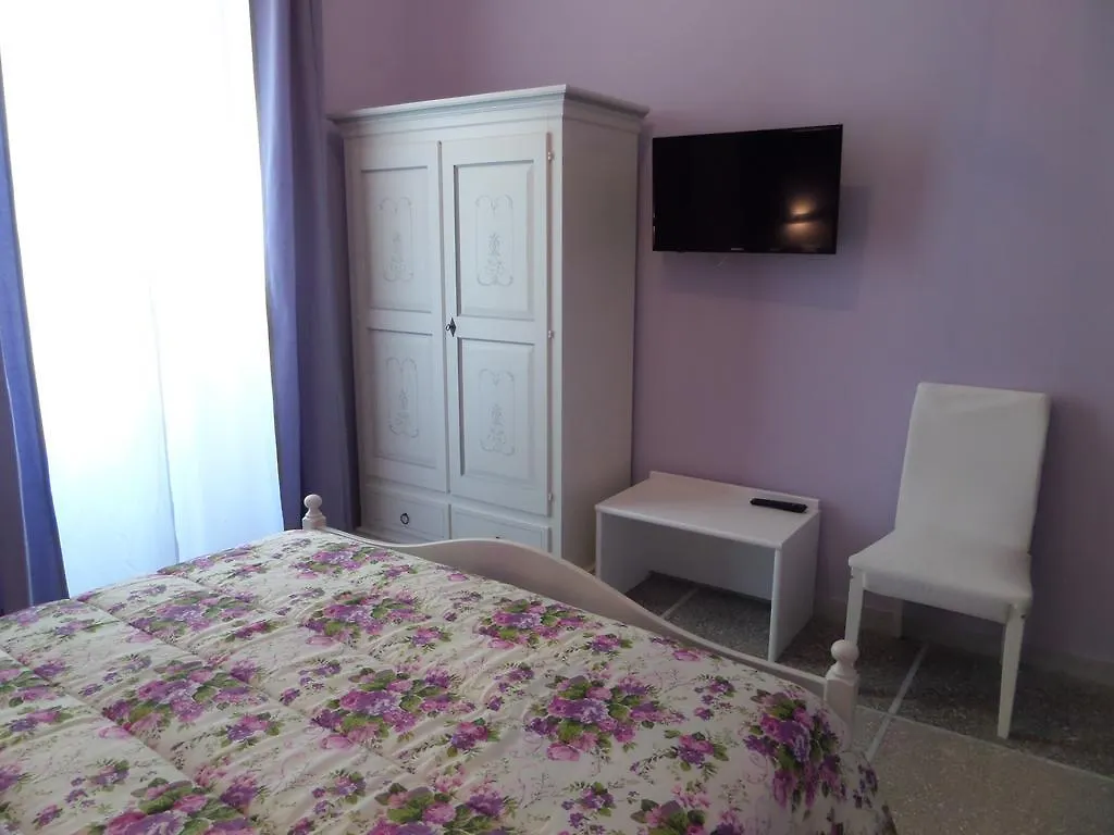 ** Gasthof 325 Rooms Ai Fori Rom Italien
