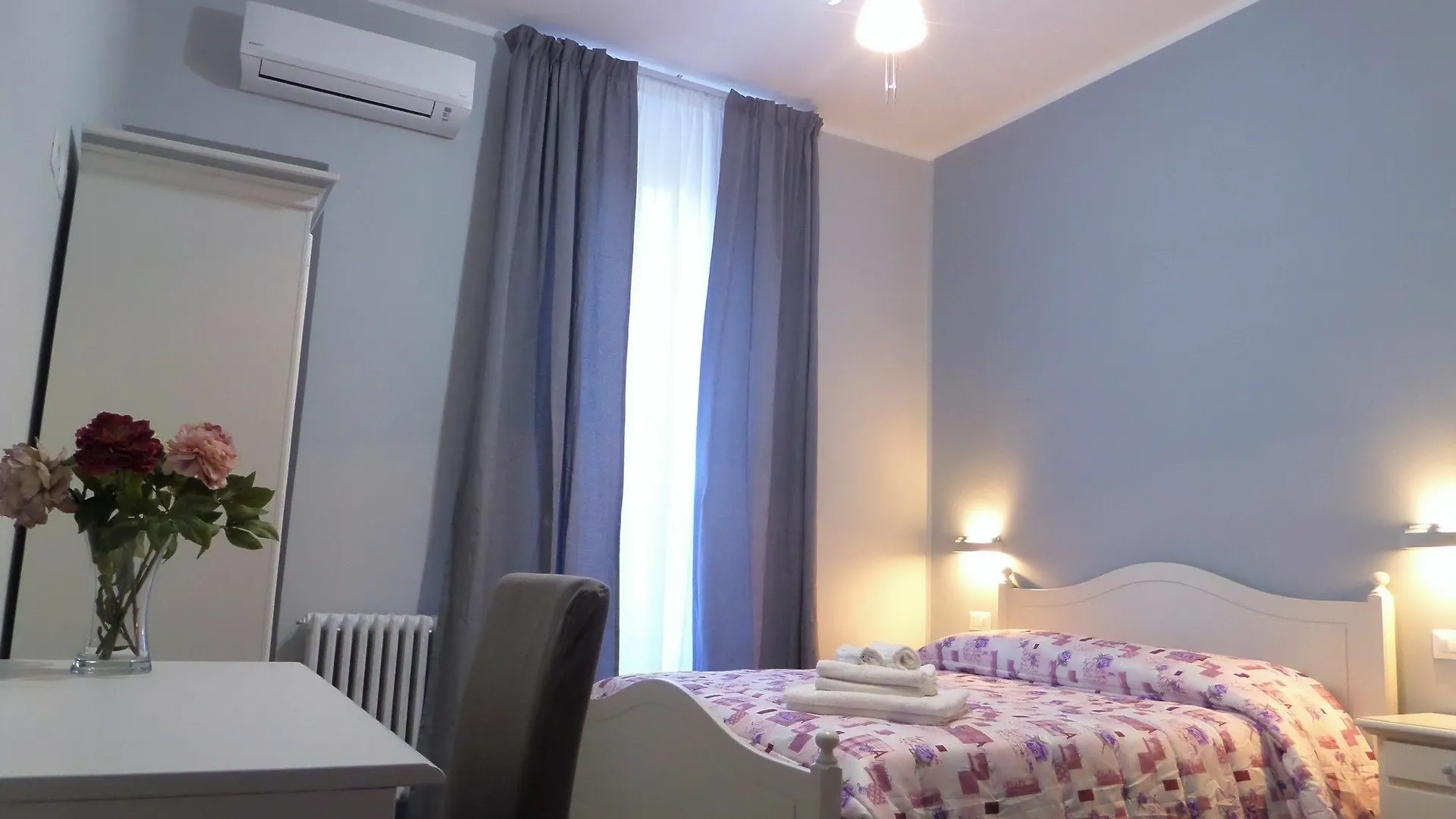 325 Rooms Ai Fori Rom 2*,