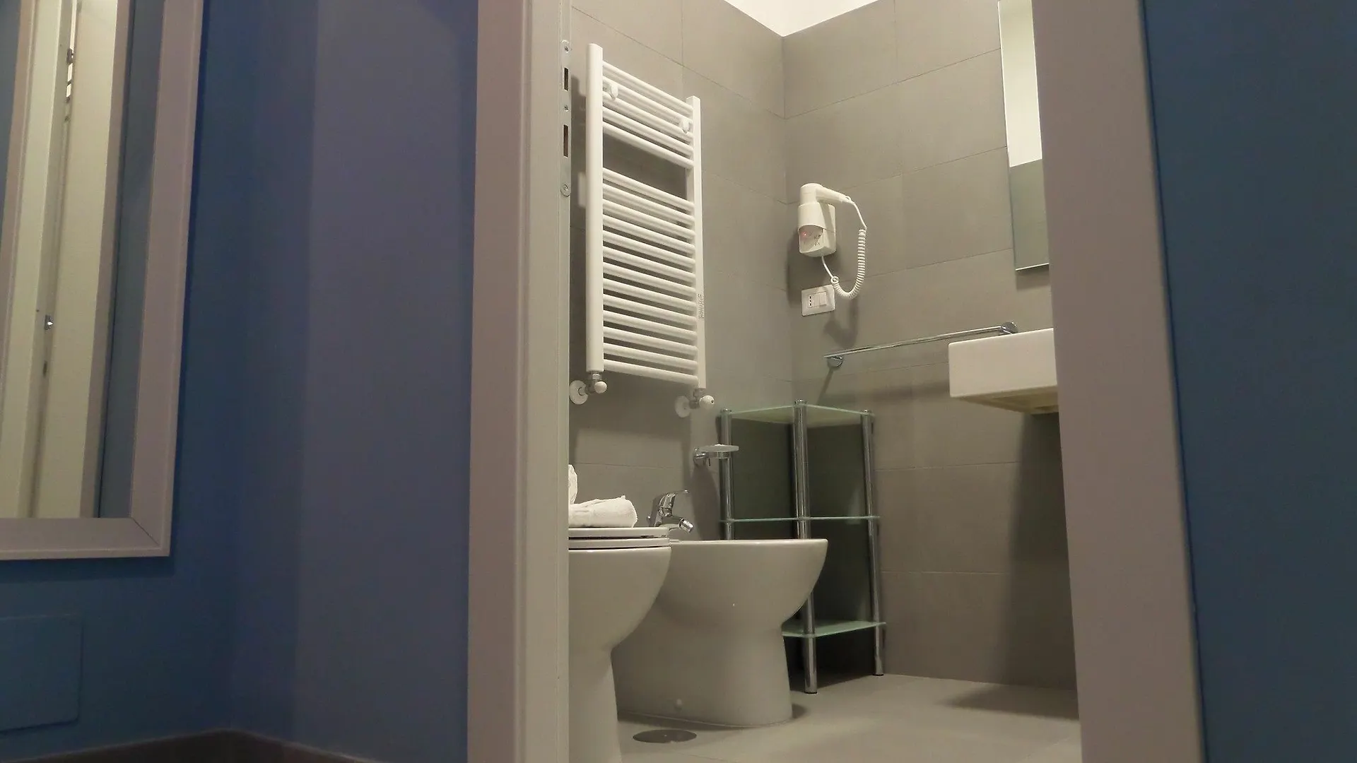325 Rooms Ai Fori Rom 2*,  Italien